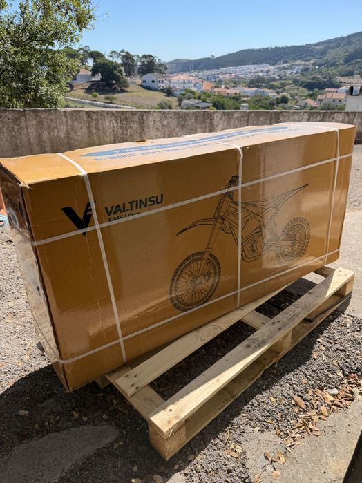 Valtinsu EM5 Ultra 72V 8000W - Mota / Dirt Bike Elétrica Cross (Surron)