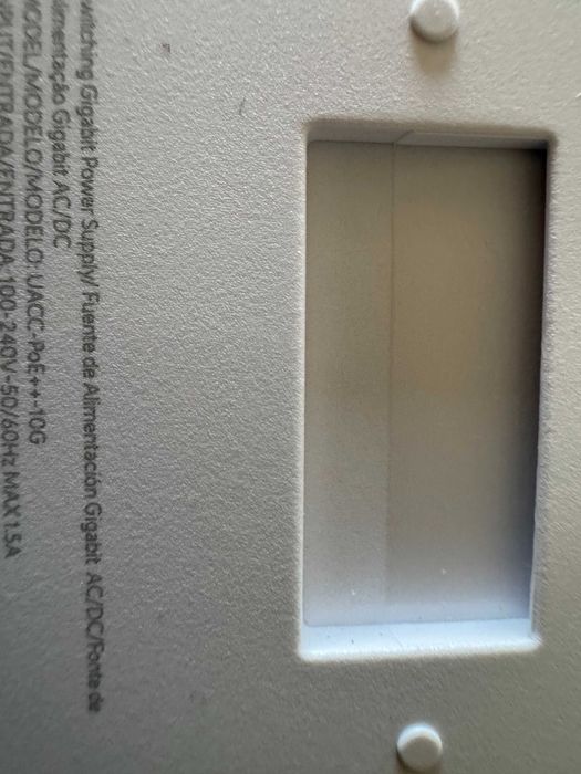 Vendo Unifi Transformador POE++ 10GB. Como novo, com Garantia. Tem só 3 meses