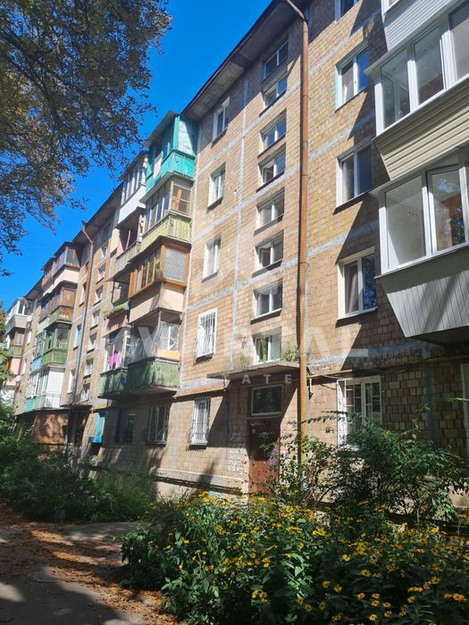 Двокімнатна квартира в Києві. Туполєва 16Б