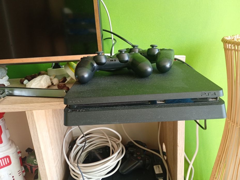 PlayStation 4 slim