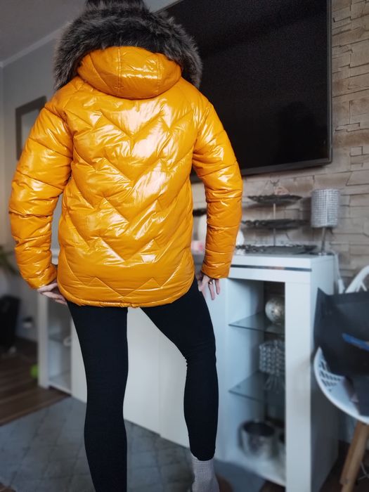 Ładna kurtka zimowa ciepła musztardaowa r S M