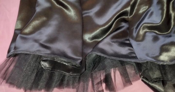 Vestido preto em cetim e renda