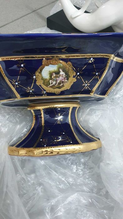 loiça decorativa antiga. 2 peças