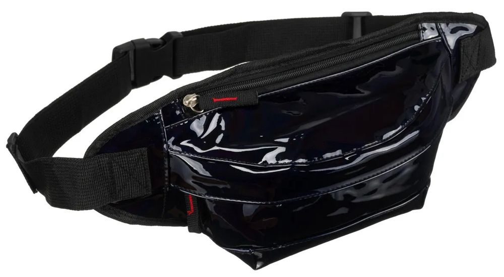 Czarna saszetka nerka na pas crossbody z regulowanym paskiem