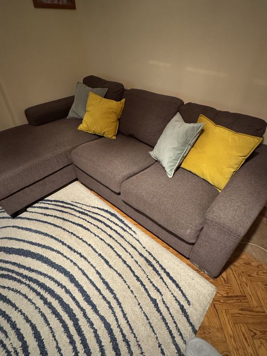 Sofá com Chaise Longue Castanho