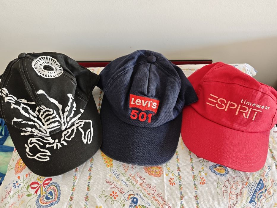 Lote 3 Bonés Originais - Levi's 501, Espírito & Estilo Y2K - Impecáveis