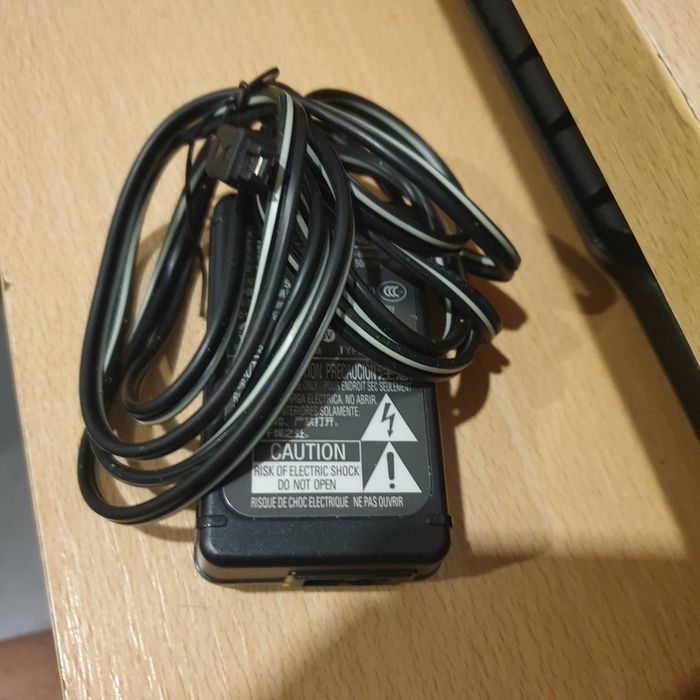 carregador sony AC-L200 sem anomalia