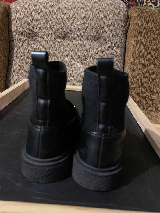 Продам Демісезоні ботінки