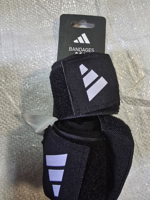 Пов'язки adidas для тренувань