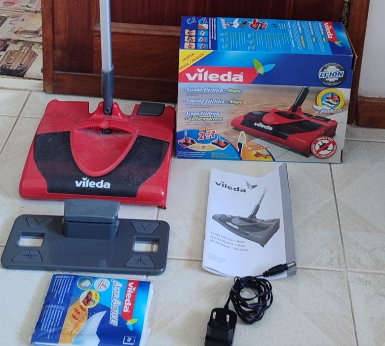 Vassoura elétrica com mopa da Vileda