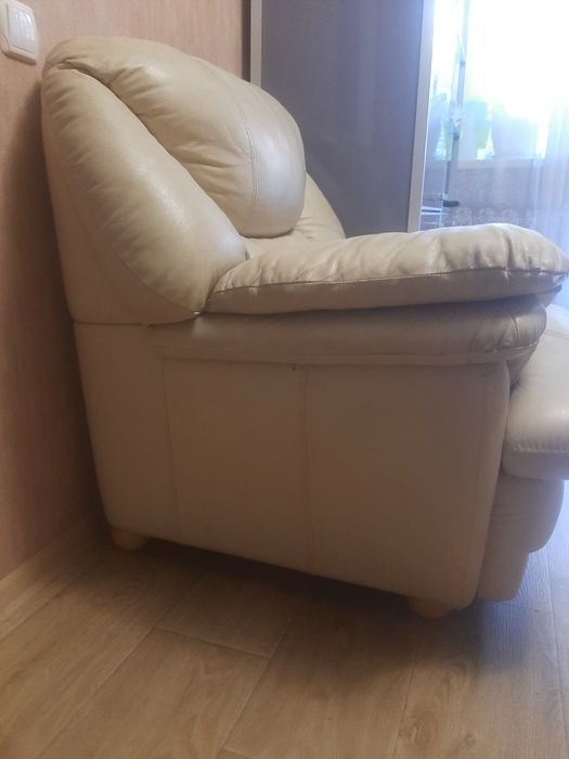 Кресло кожаное Голливуд, цвет -бежевый