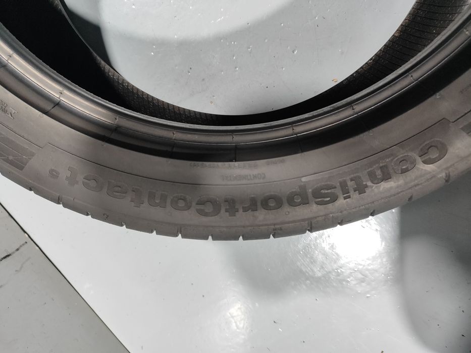 2 pneus semi novos 245-45R19 Continental - Oferta dos Portes