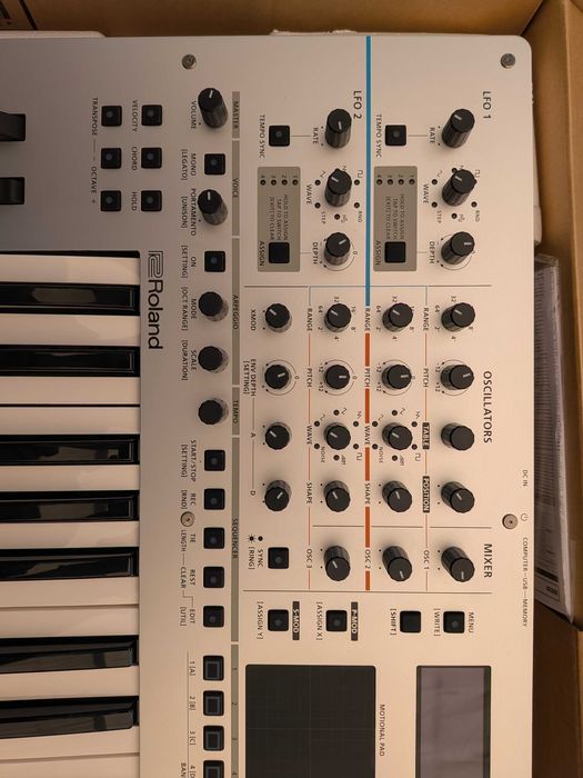 Sintetizador Roland GAIA 2 em estado rigorosamente NOVO