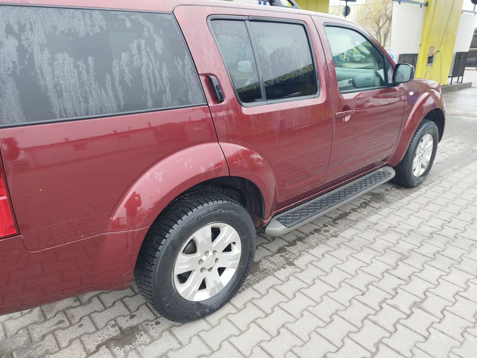 NISSAN PATHFINDER  4x4 7 osobowy 3000kg hak mozl.zamiana.