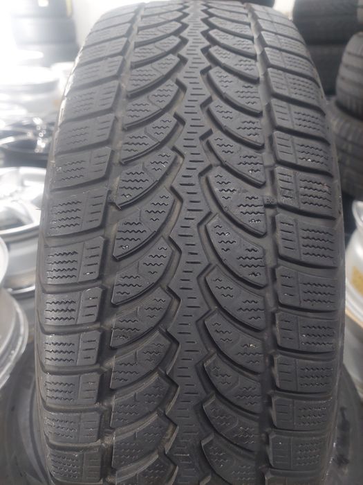 Комплект зимової гуми зима зимня Bridgestone R17 225 65