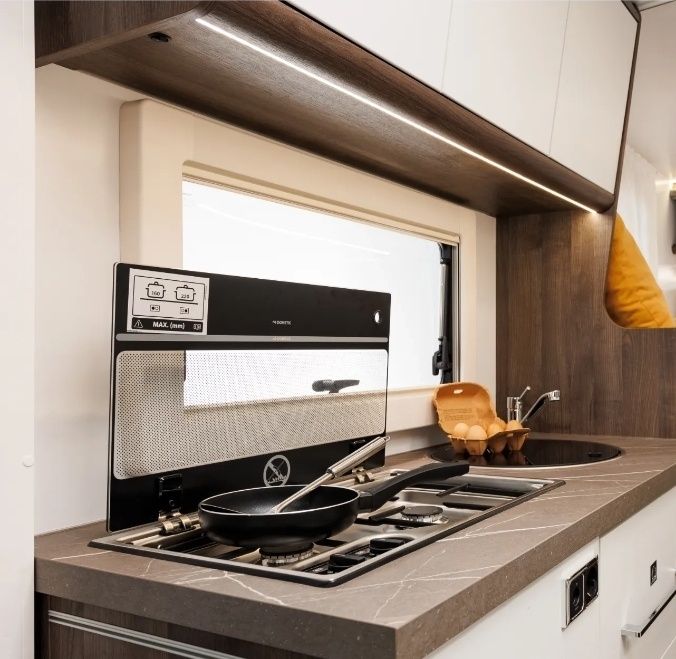 Kamper 4 osobowy wypożyczalnia  wynajem benimar yrtero 861