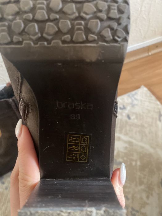 Жіночі зимові черевики braska, натуральна шкіра та хутро, р.39,