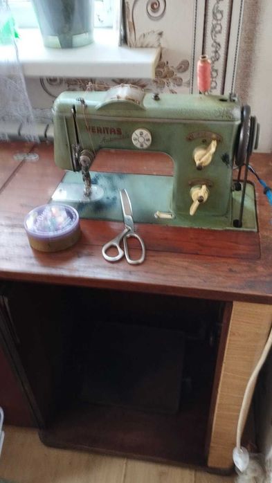Швейна машинка Veritas