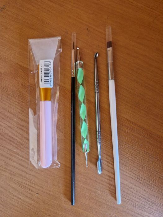 Akcesoria do paznokci nowe