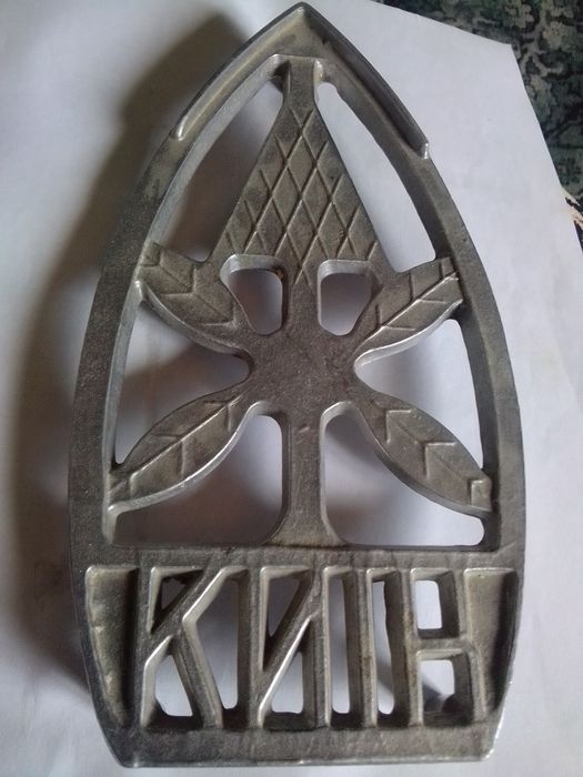 Алюмінієва підставка под утюг