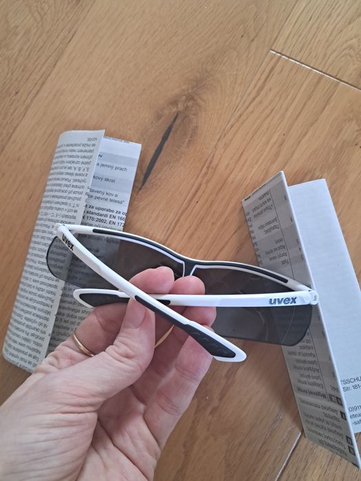 Nowe okulary uvex ochronne