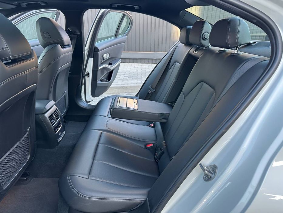 BMW G20 330 2021