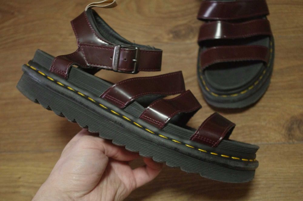 Сандали Dr Martens 42 размер лакированая кожа оригинал лето отличные