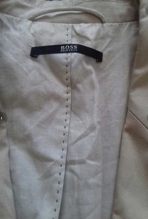 Hugo Boss klasyczny beżowy XS