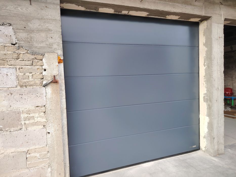 Brama garażowa segmentowa 3000x2800Antracyt woodgrain