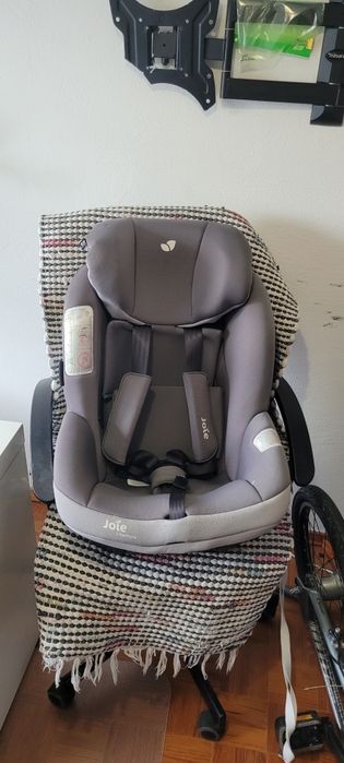 Cadeirinha para carro JOIE com ISOFIX