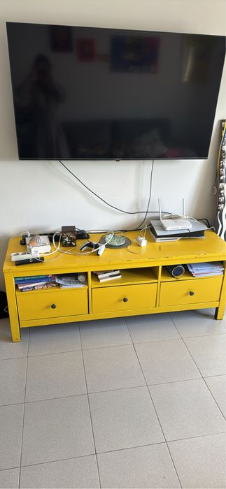 Movel Hemnes amarelo