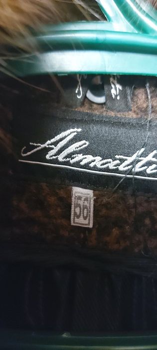 Продам зимових два пальта