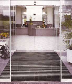 Грязезащитные, антискользящие  коврики для помещений и улицы.