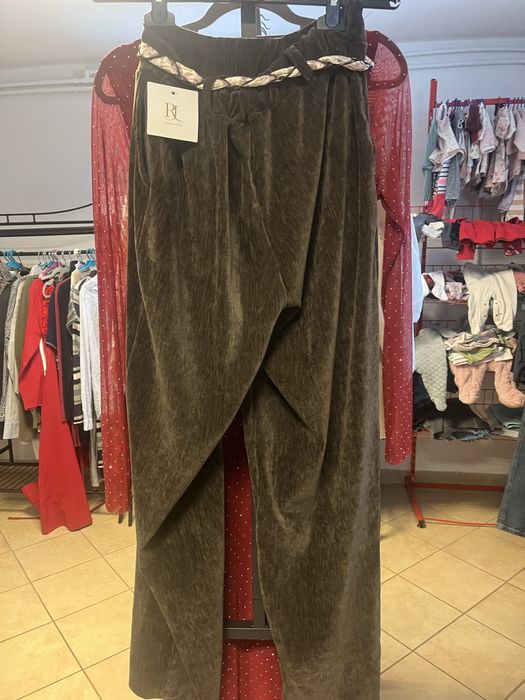 Spodnie z apaszkowym paskiem