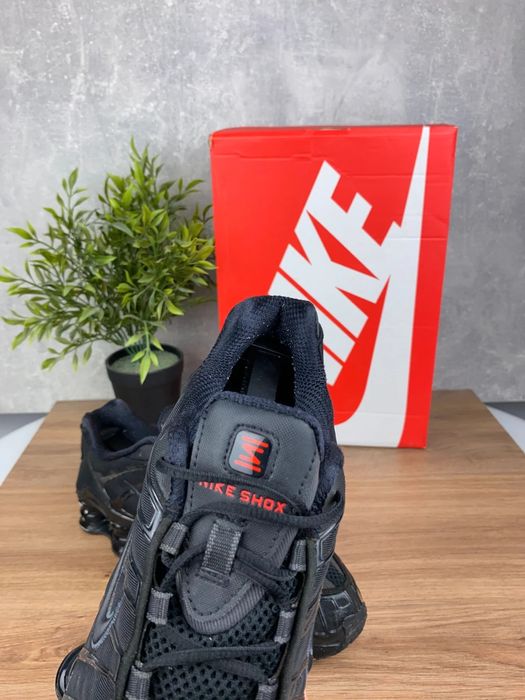 Buty Nike Shox TL r. 42 - czarne sneakersy sportowe