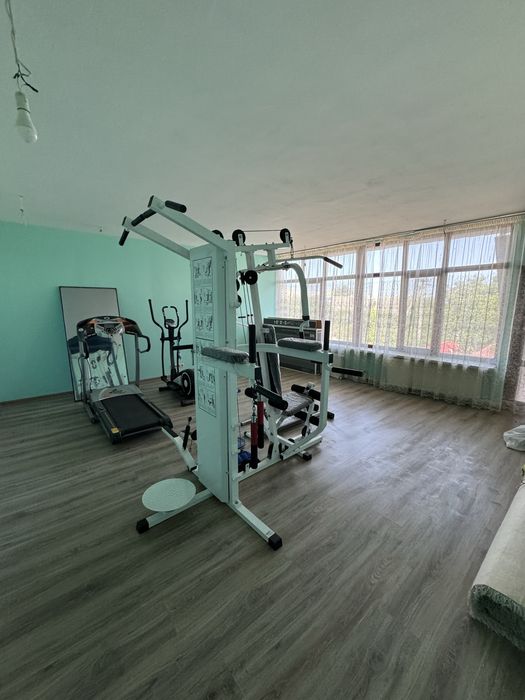 Дом с магазином, кафе, бильярдная, сауна Северный