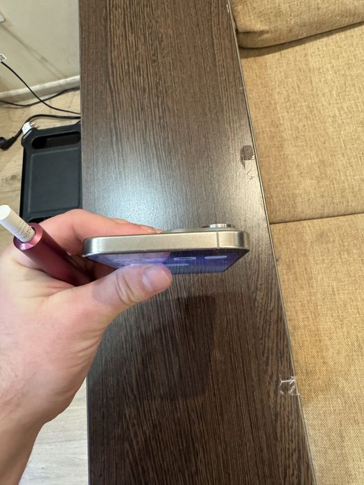 Продам iphone 15 pro max 256 natural titanium (99 аккум)