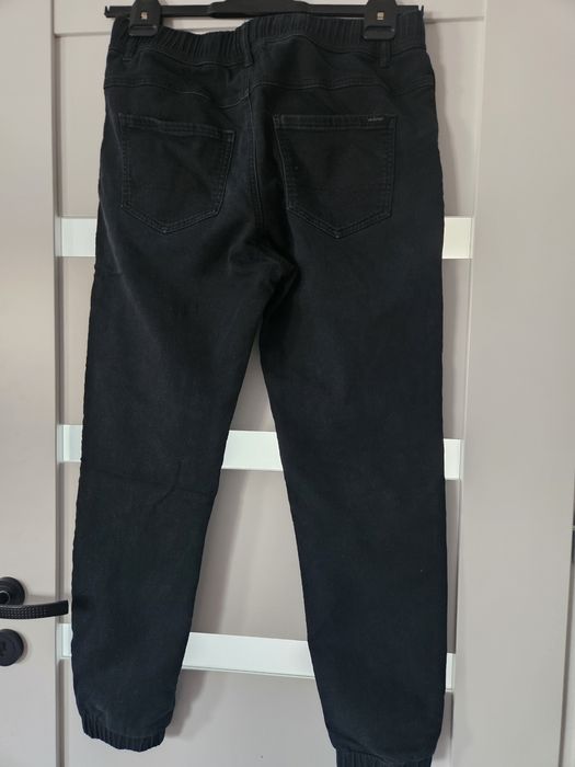 Spodnie joggery Diverse