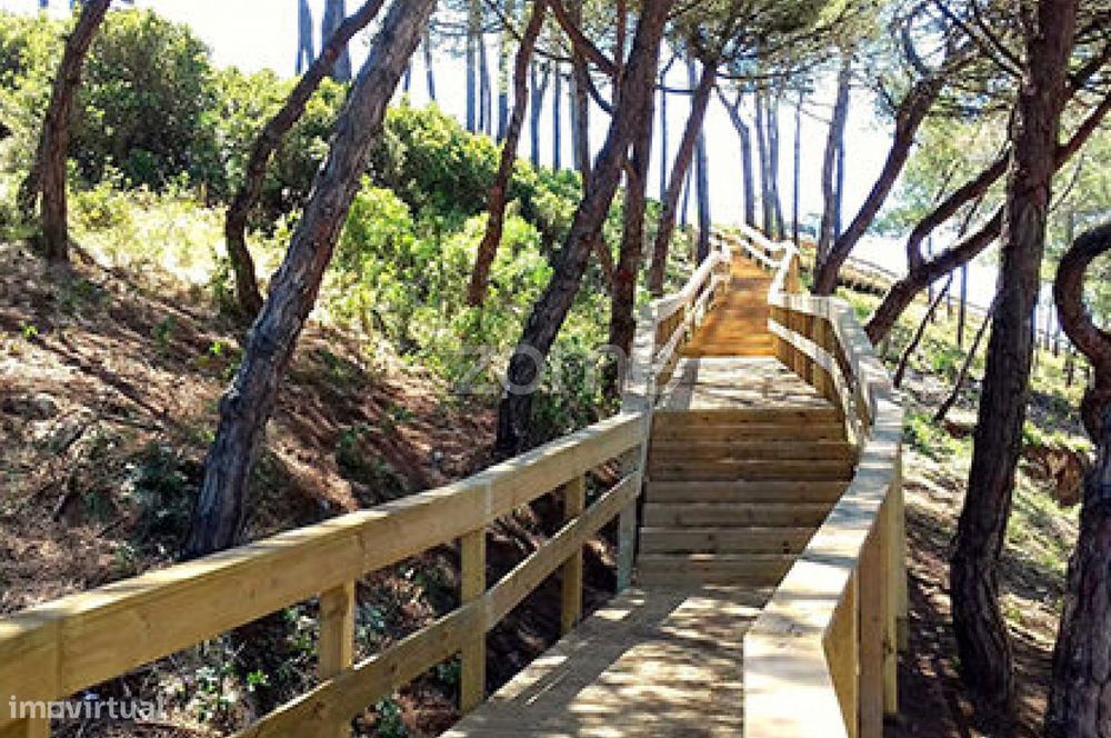 Terreno em zona tranquila na Maceira, a poucos minutos de Leiria
