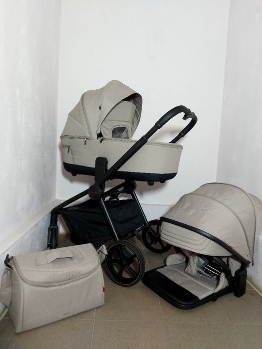 Коляска CARRELLO EPICA 2025 надлегка с термолюлькою