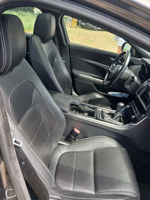 Jaguar Xe 20d ano 2016