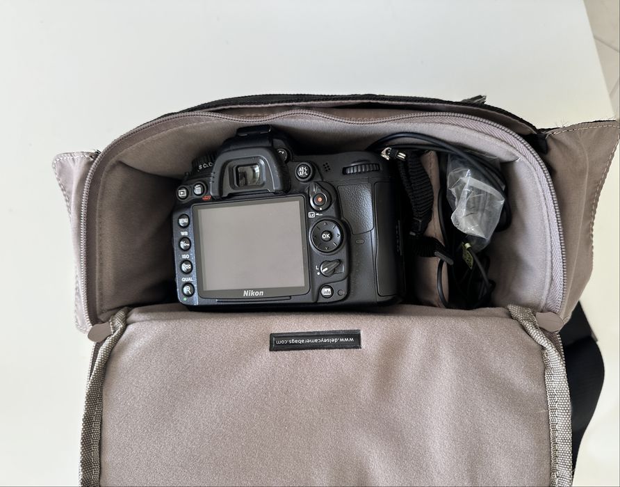 Câmera Nikon D7000 DSLR + Lente 18-105mm VR + mochila dupla