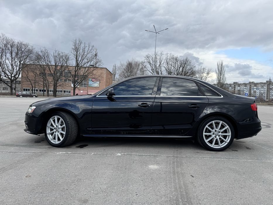 Продам Ауді А4 2015