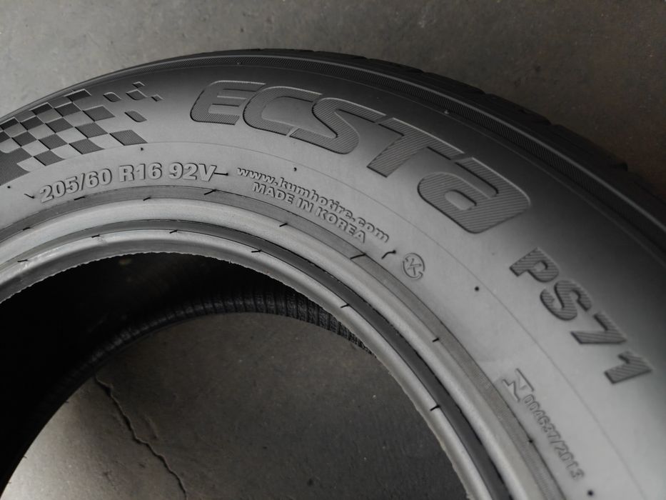 R16 205 60 Kumho Ecsta  шини літні комплект або пара в ідеальному стані в  ідеальному стані майже нові