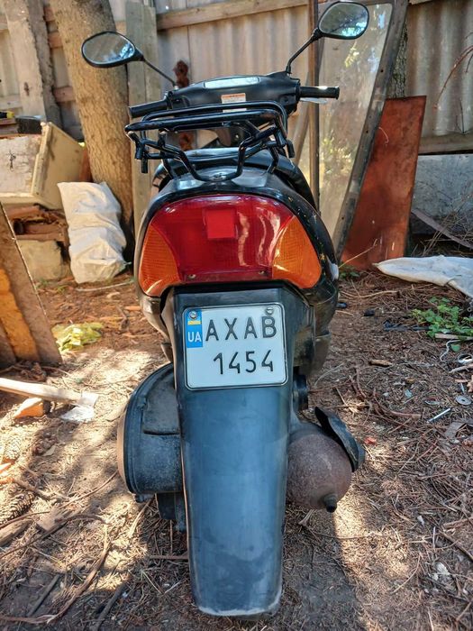 Скутер Suzuki Lets.