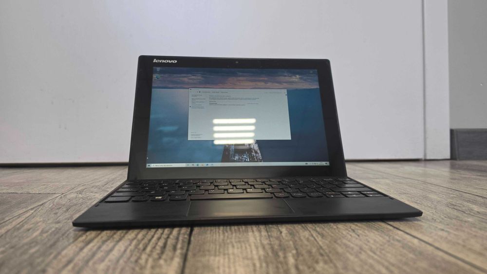 Lenovo Miix 3-1030 tablet 2w1 z klawiaturą 10,1" Windows 10