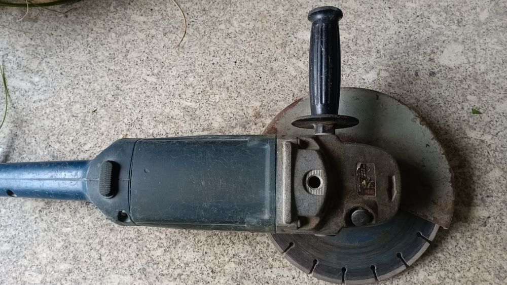 Rebarbadora Bosch GWS 18-230