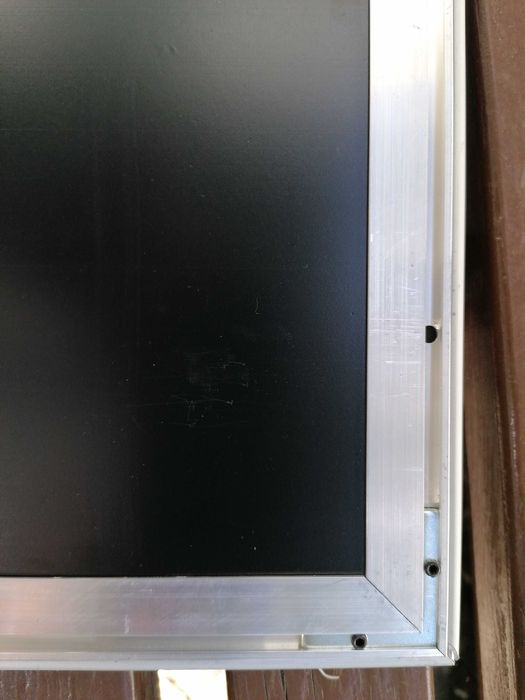 Quadro preto com moldura de alumínio