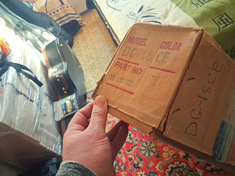 Fender DG18CE (50 років Fender 1946-96 )