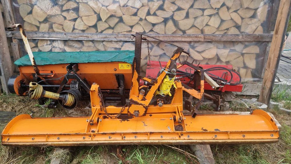 pług do śniegu, posypywarka ,zamiatarka,do traktora np.Iseki czy John Deere